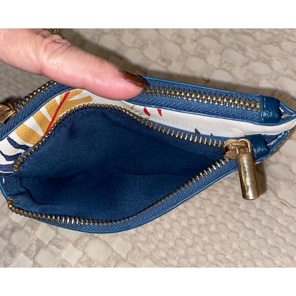 A New Day Wallet Bag Purse 2 Zipper Compartments Floral Design 3 CC Slots ?New - Picture 5 of 8